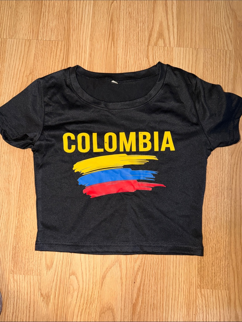 Black "Colombia" Graphic Cropped baby Tee for women